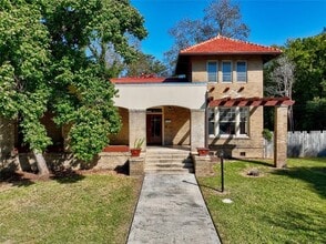Building Photo - 2733 Hillcrest Ave