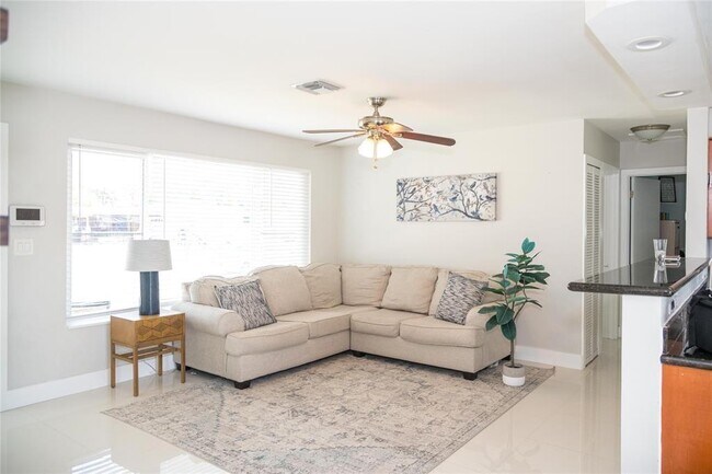 Foto del edificio - 6240 NW 15th St
