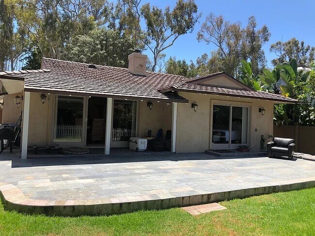 Foto del edificio - 3329 Palos Verdes Dr N