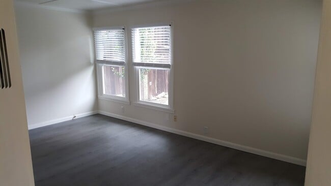 Building Photo - 663 Rose Ave