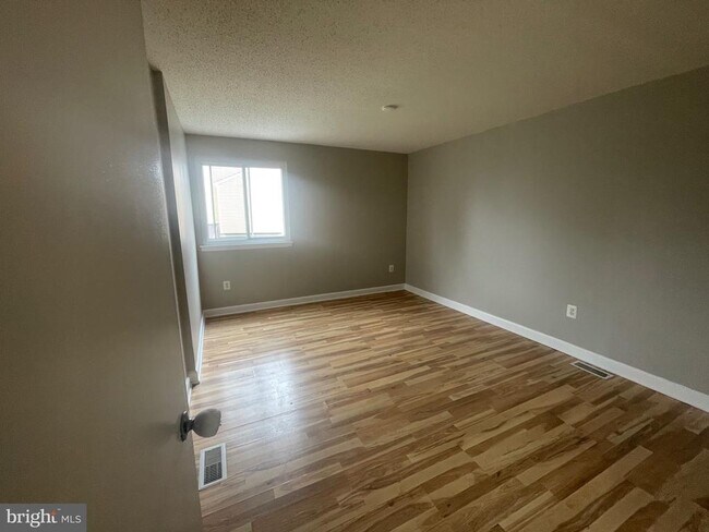 Building Photo - 7199 Cimarron Ct