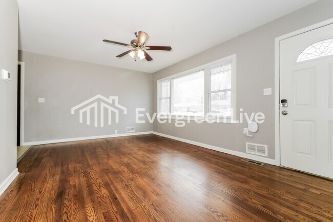 Building Photo - 7208 E 108th St