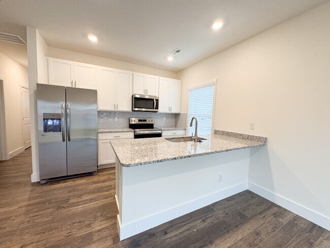 Foto del edificio - 7223 Traphill Ln