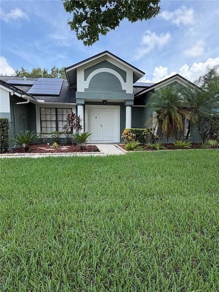 Building Photo - 3221 Oakwood Pl