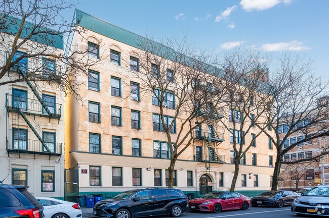 Building Photo - 47 E 130th St