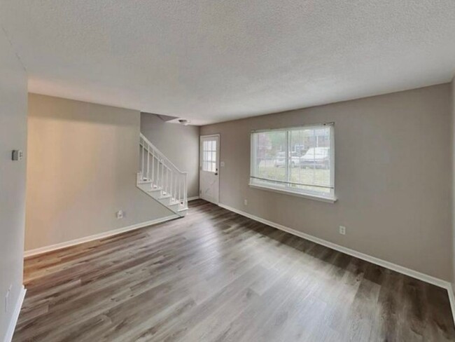 Foto del edificio - 2 Bedroom Townhome in Chapel Hill