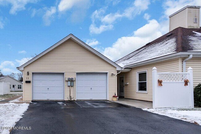 Foto del edificio - 11 Sutton Dr