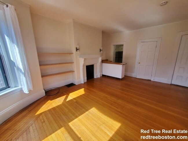 Photo - 429 Marlborough St Apartment