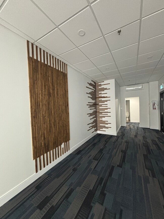 Building Photo - UPDATED COMMERCIAL UNIT - LOCATED DOWNTOWN SARNIA