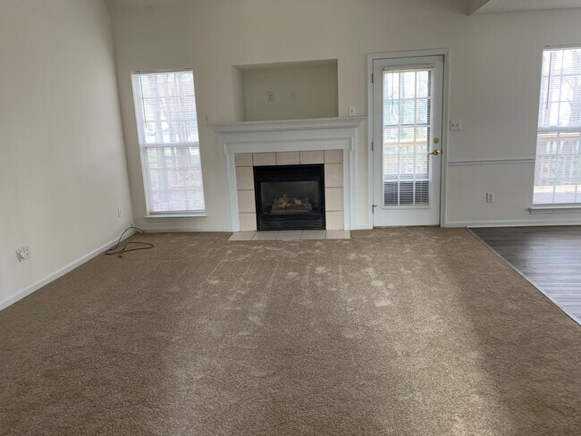 Foto del edificio - 6610 White Mist Ln