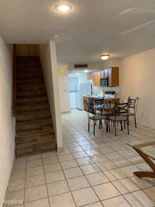 Building Photo - 715 SW 75th St
