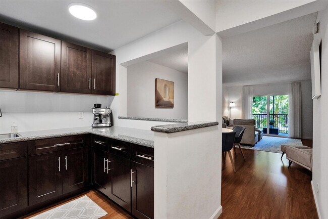 Foto del edificio - 2350 NE 14th Street Causeway