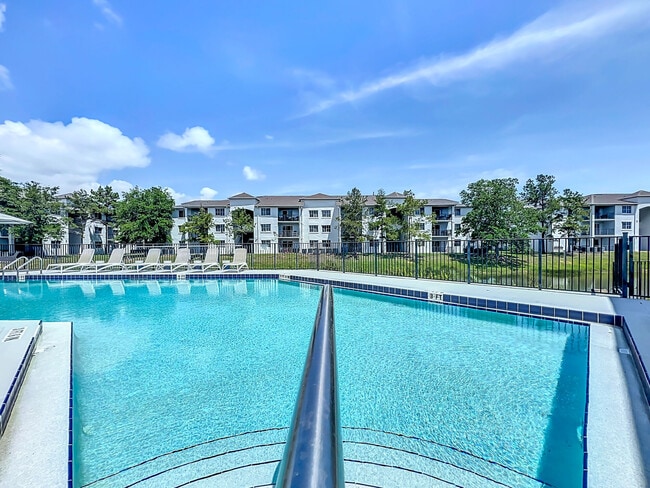 Building Photo - Meri Palm Bay