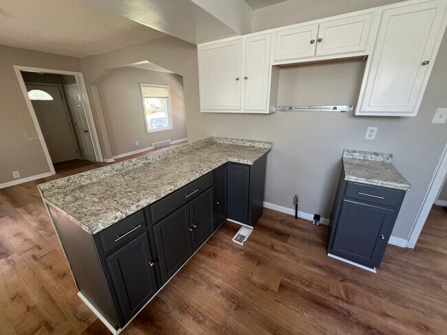 Building Photo - 13747 Vassar Dr