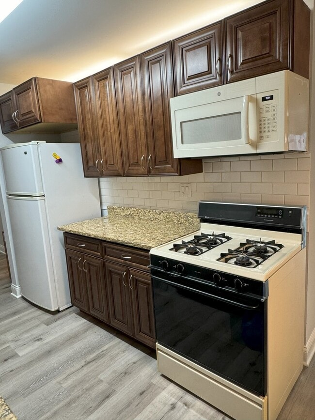 Foto del edificio - 8905 Knight Ave
