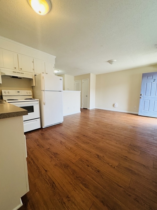 Photo - 3027 Adams Blvd Apartment