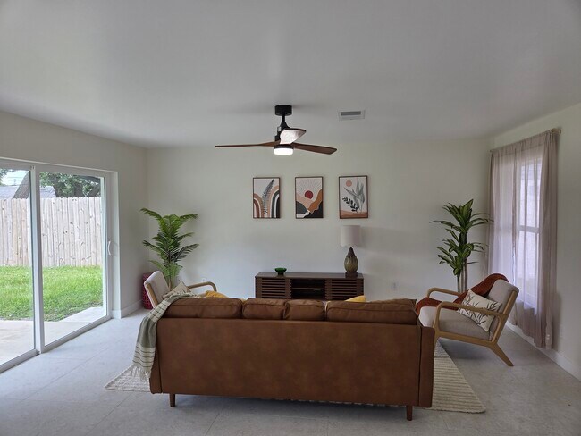 Building Photo - 945 Brookview Ln