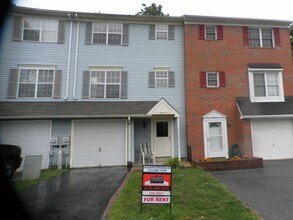 Building Photo - 5041 E Woodmill Dr