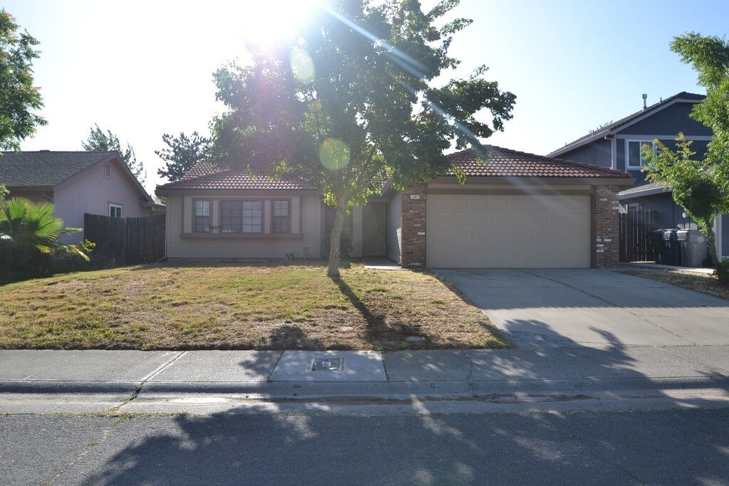 10 Butterwick Ct, Sacramento, CA 95838 House Rental in Sacramento, CA