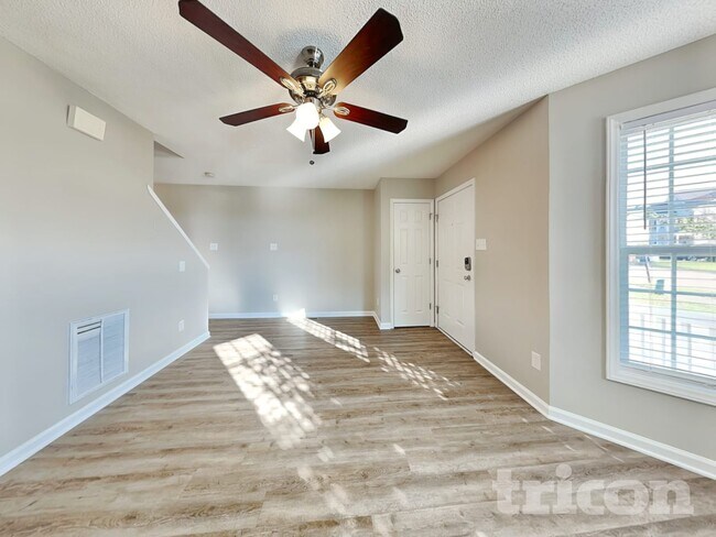 Foto del edificio - 4813 Windbreak Ln