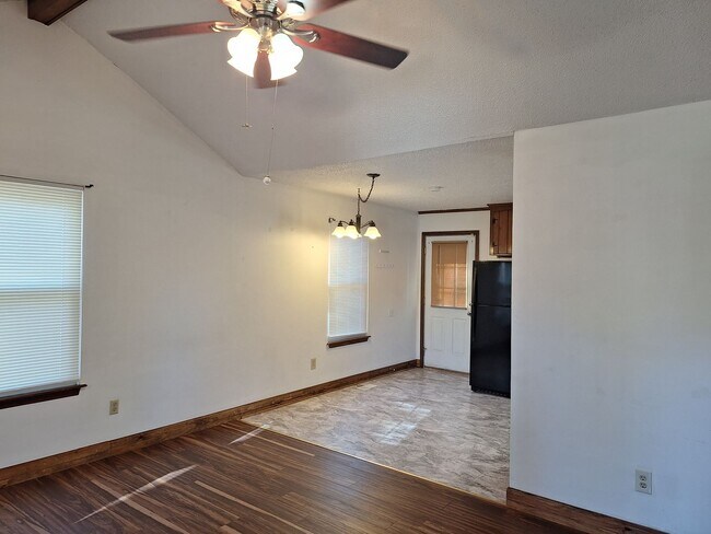 Foto del edificio - Splendid Garden Cottage in Lugoff, SC!