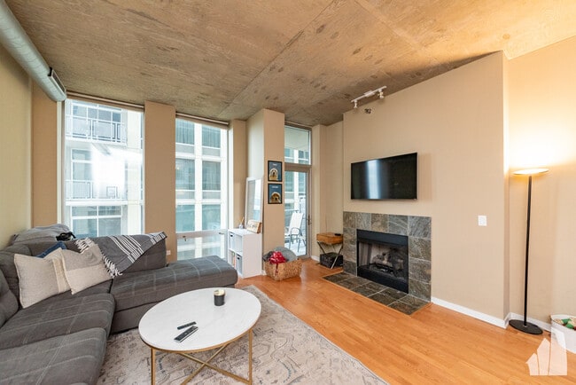 Building Photo - 700 N Larrabee St