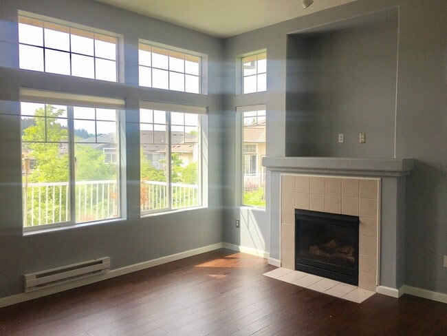 Foto del edificio - Gorgeous 2BD Condo in Desirable Progress Ridge Location!  High End Finishes, Great View!