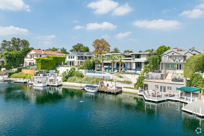 Toluka Lake has generous lakefront homes.