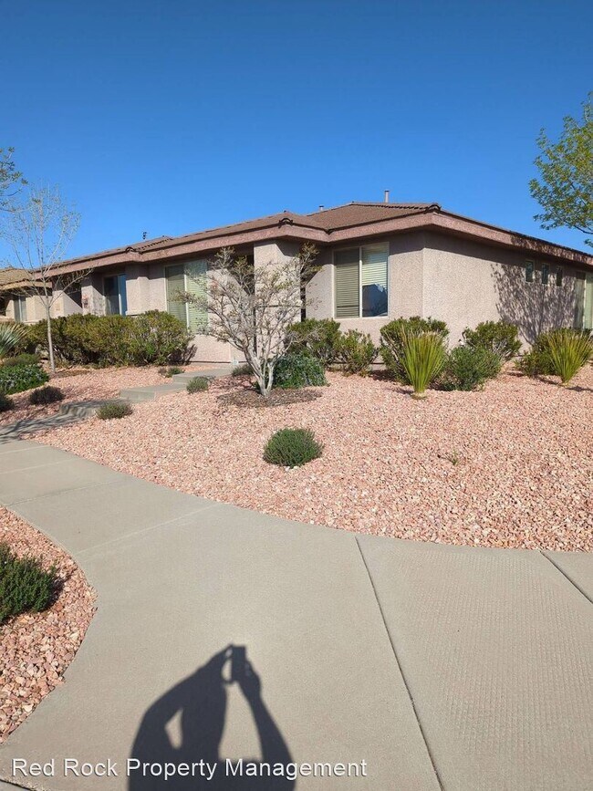 Building Photo - 3 br, 2 bath House - 3459 E Sweetwater Spr...