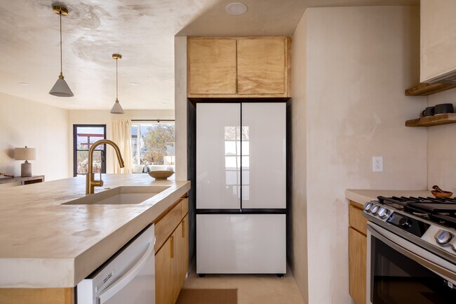 Foto del edificio - 61790 Morningside Rd