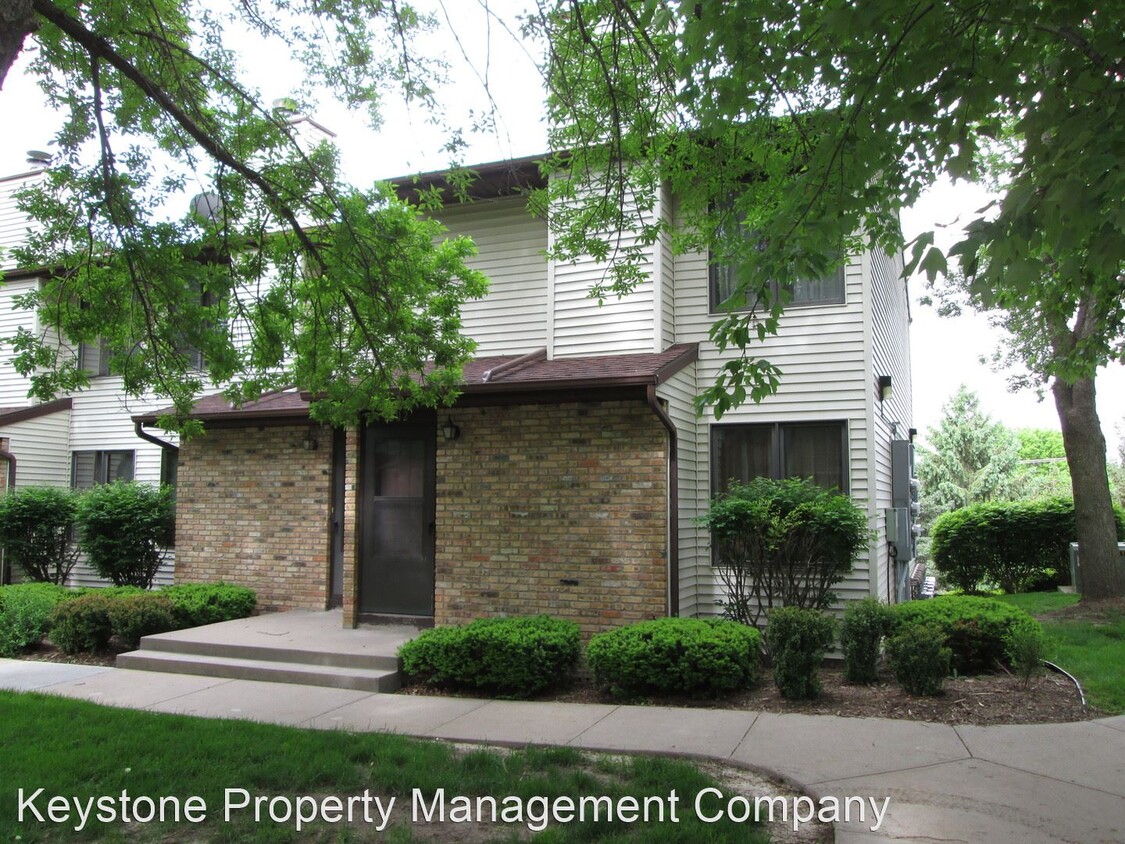 2 br, 1.5 bath House 1202 Mormon Trek House for Rent in Iowa City