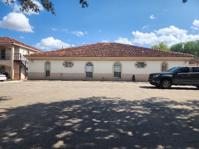 Building Photo - 607 Buena Vista Dr