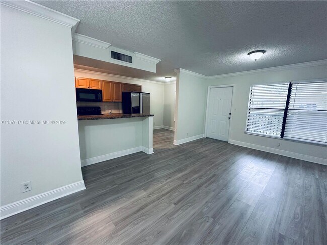 Building Photo - 5506 Courtyard Dr