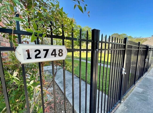 Foto del edificio - 12748 Brogdon Ln