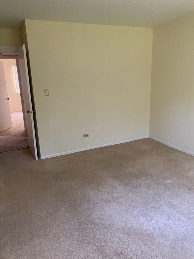 Building Photo - 9355 Hamilton Ct
