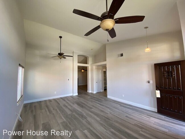 Building Photo - 4 br, 2 bath House - 4319 Stride Way