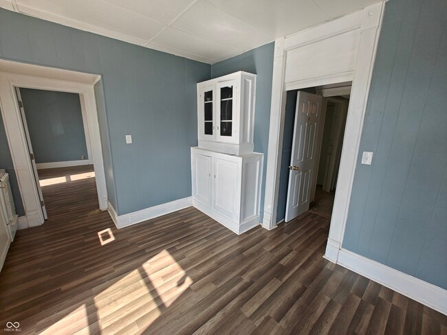 Building Photo - 529 West Washington St