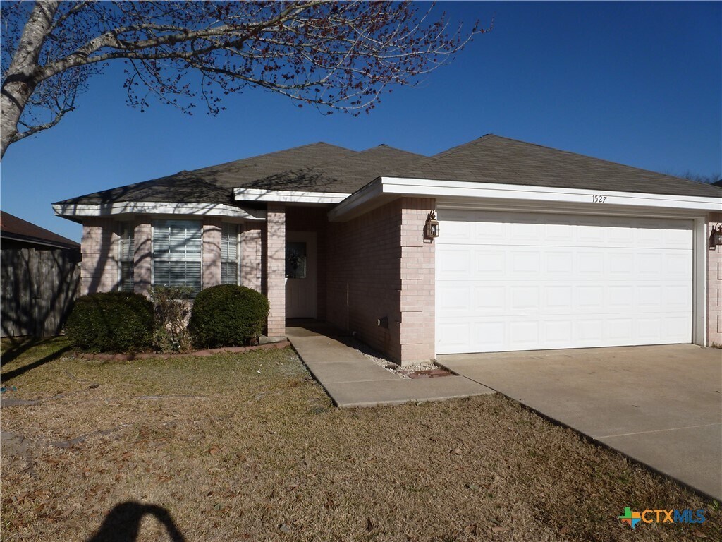 Primary Photo - 1527 Dustin Cade Dr