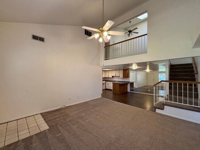 Foto del edificio - SPACIOUS 3 BEDROOM TOWNHOME FOR RENT IN DOWNTOWN ST. GEORGE