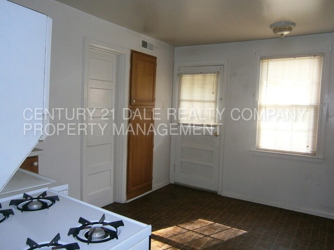 Building Photo - 1054 Kelly Dr