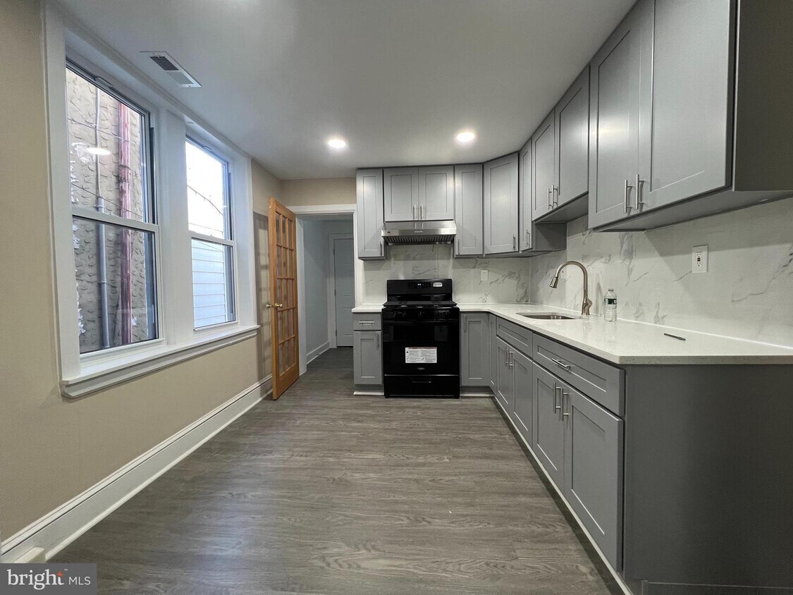 431 W Shunk St, Philadelphia, PA 19148 Townhouse for Rent in Philadelphia, PA