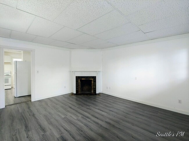 Photo - 258 E Newton St Apartment