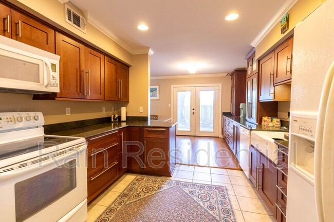 Foto del edificio - 527 Front Beach Dr