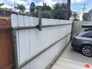 Building Photo - 2454 Penmar Ave