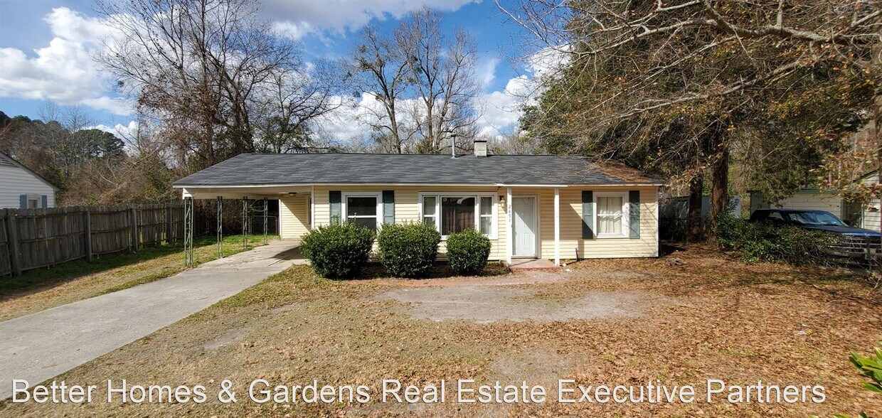 Primary Photo - 4 br, 1 bath House - 2451 Yates Dr