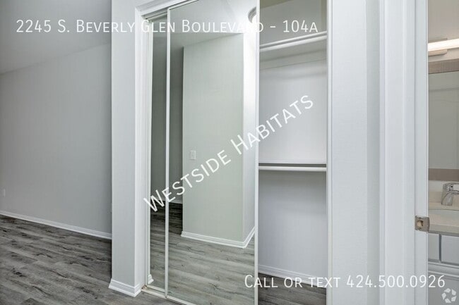 Foto del edificio - 2245 S Beverly Glen Blvd