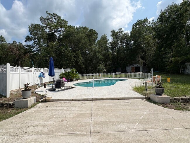 Foto del edificio - Large studio apartment with use of pool!