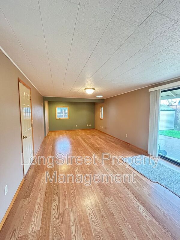 Foto del edificio - 2917 Takena St SW