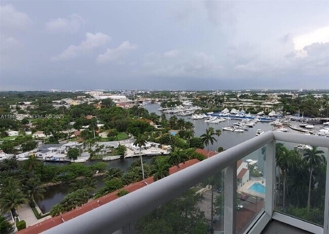 Foto del edificio - 1861 NW S River Dr