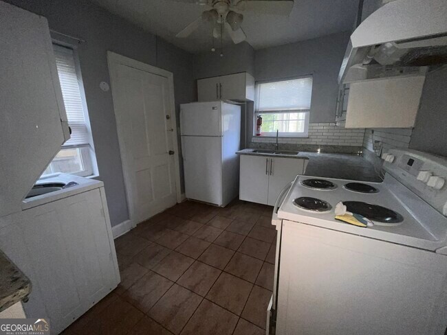 Foto del edificio - 1067 Boulevard